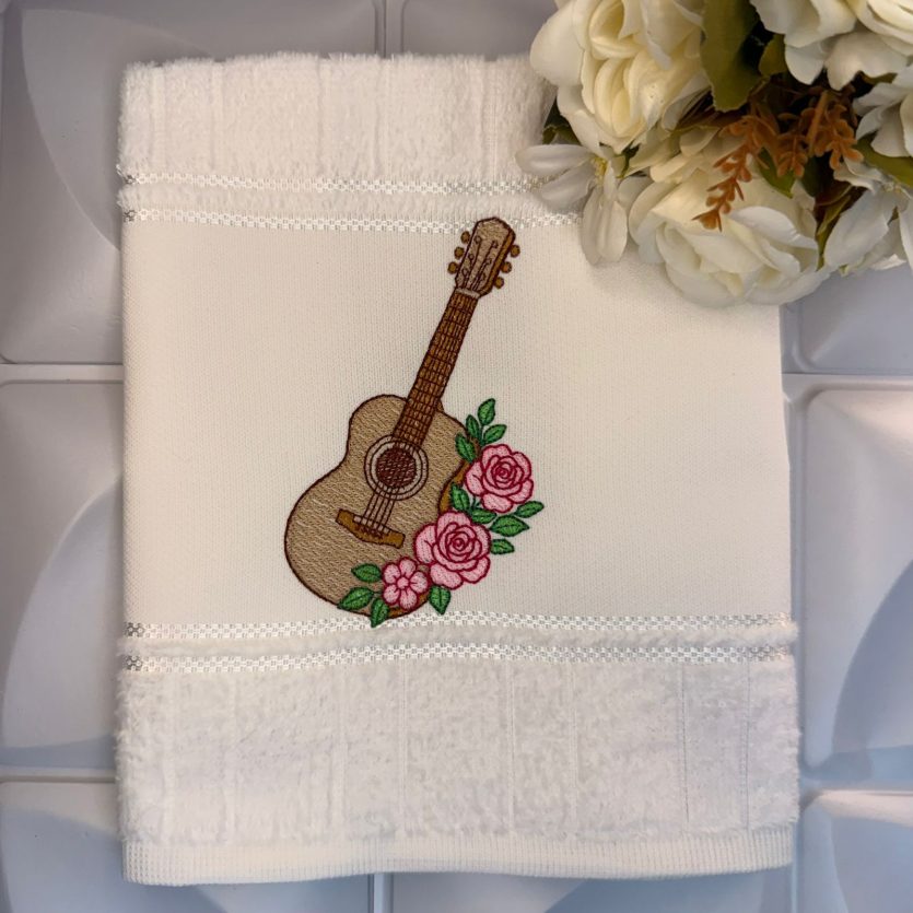Matriz de Bordado de Violão com Flores